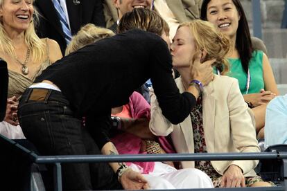 Esta verano Nicole Kidman y Keith Urban nos dejaron una divertida imagen cuando se besaron, a petición popular, durante uno de los partidos del Us Open de tenis.