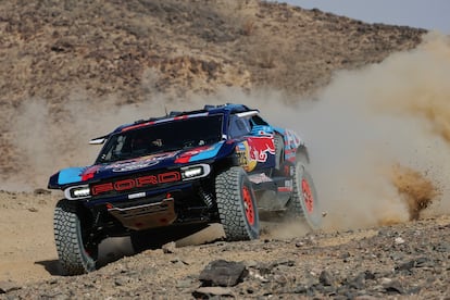 Carlos Sainz durante la etapa prólogo del Rally Dakar 2025.