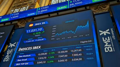 Panel con los datos del Ibex 35, en la Bolsa de Madrid.