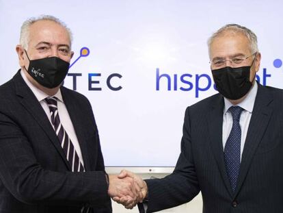 Antonio García Vidal, presidente de Aotec, y Miguel Ángel Panduro, CEO de Hispasat.