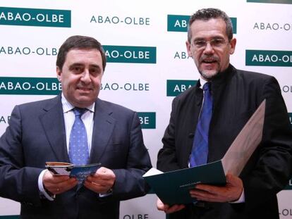 Juan Carlos Matallanes, a la izquierda, y Jean Pual Laka, en la presentación de la temporada de la ABAO.
