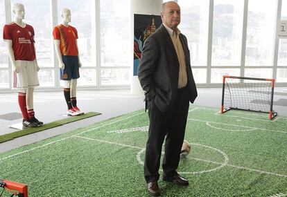 Felipão posa na Torre Iberdrola de Bilbao