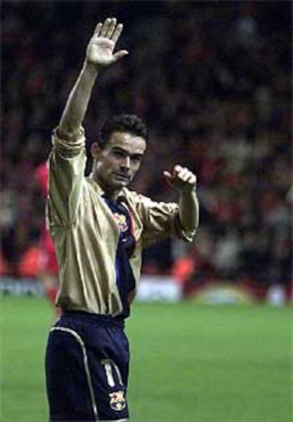 Overmars, durante un partido.