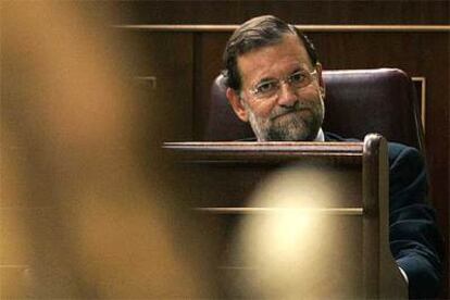 Rajoy asiste en el Congreso al pleno para debatir la autorización al envío de 1.100 soldados a Líbano.
