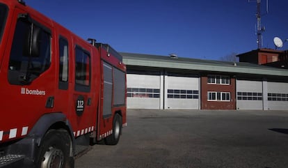 El parque de Bomberos de Cerdanyola, cerrado por falta de efectivos. 