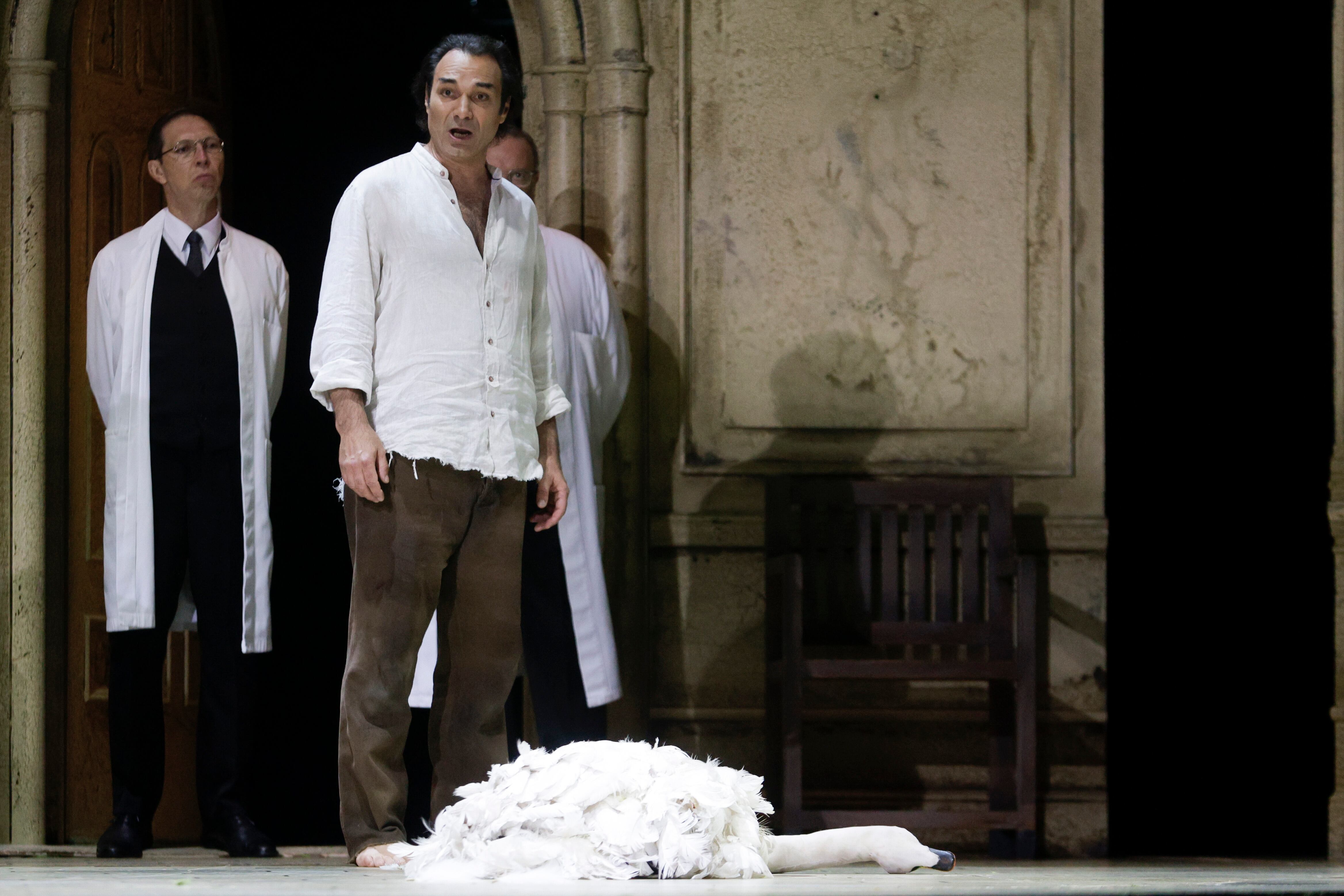 El tenor Austriaco Nikolai Schukoff (Parsifal), en un momento del ensayo/ Quique García