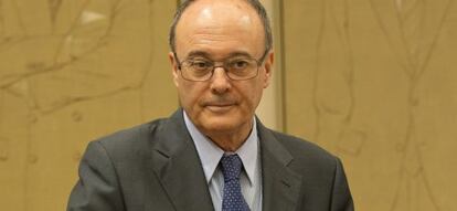 Luis Linde, gobernador del Banco de España, en el Congreso de los Diputados. / JULIAN ROJAS