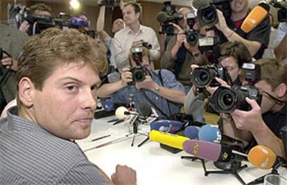 Ullrich, durante su multitudinaria rueda de prensa en Frankfurt.