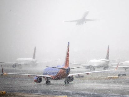 Aviones en cola en el aeropuerto de Atlanta, en una imagen de archivo.