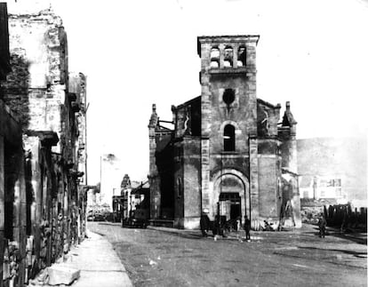 Imagen de Guernica tras el bombardeo