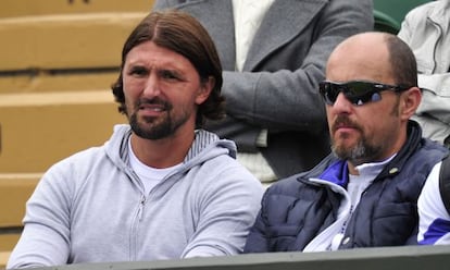 Ivanisevic, izquierda, durante el primer día de Wimbledon 2013