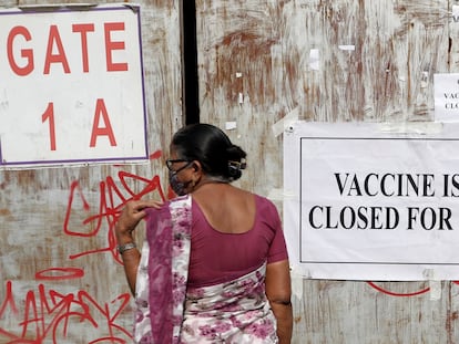 Un centro de vacunación sin dosis en la ciudad india de Bombay, el lunes.