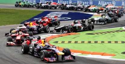 Vettel lidera la carrera tras la salida en Monza. 