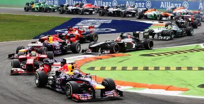 Vettel lidera la carrera tras la salida en Monza.