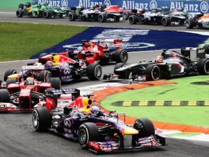 Vettel lidera la carrera tras la salida en Monza. 