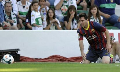 Messi en el suelo del Martinez Valero