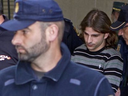 Miguel Carcaño en los juzgados de Sevilla tras declarar en abril de 2013.