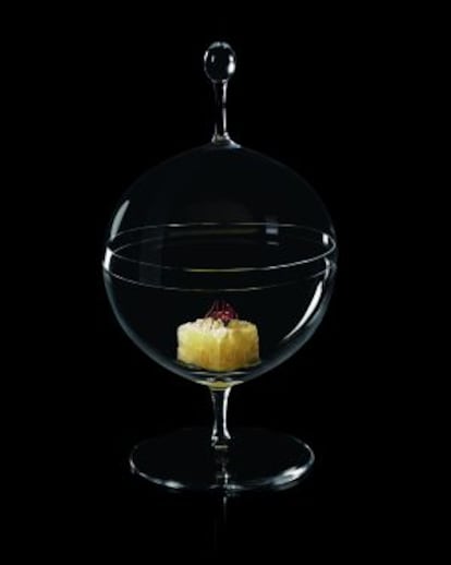 Piña con hormiga amazónica, por el chef brasileño Alex Atala.