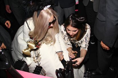 Lady Gaga inaugura su Workshop en Barneys en NY