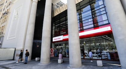 La nueva tienda que Media Markt ha abierto en la plaza del Carmen, en el centro de Madrid.