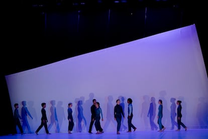 Un momento de 'Natural Order Of Things', de los coreógrafos y bailarines Guy Nader y María Campos, en su representación en Cádiz.