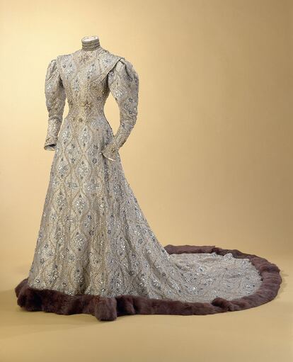 Vestido bizantino que la condesa lució en la boda de su hija en 1904.