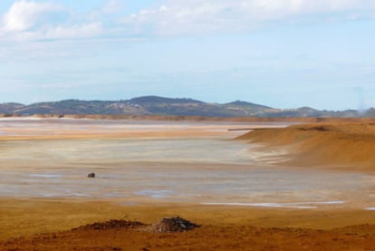 La balsa de residuos mineros en Riotinto expedientada por la Junta de Andalucía.