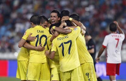 Los jugadores del Villareal celebran el tercer gol ante el Almería