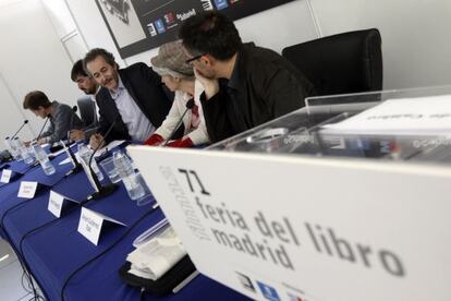 Mesa redonda 'Literatura y Activismo' en la Feria del Libro
