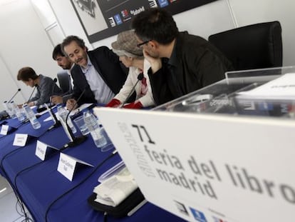 Mesa redonda &#039;Literatura y Activismo&#039; en la Feria del Libro