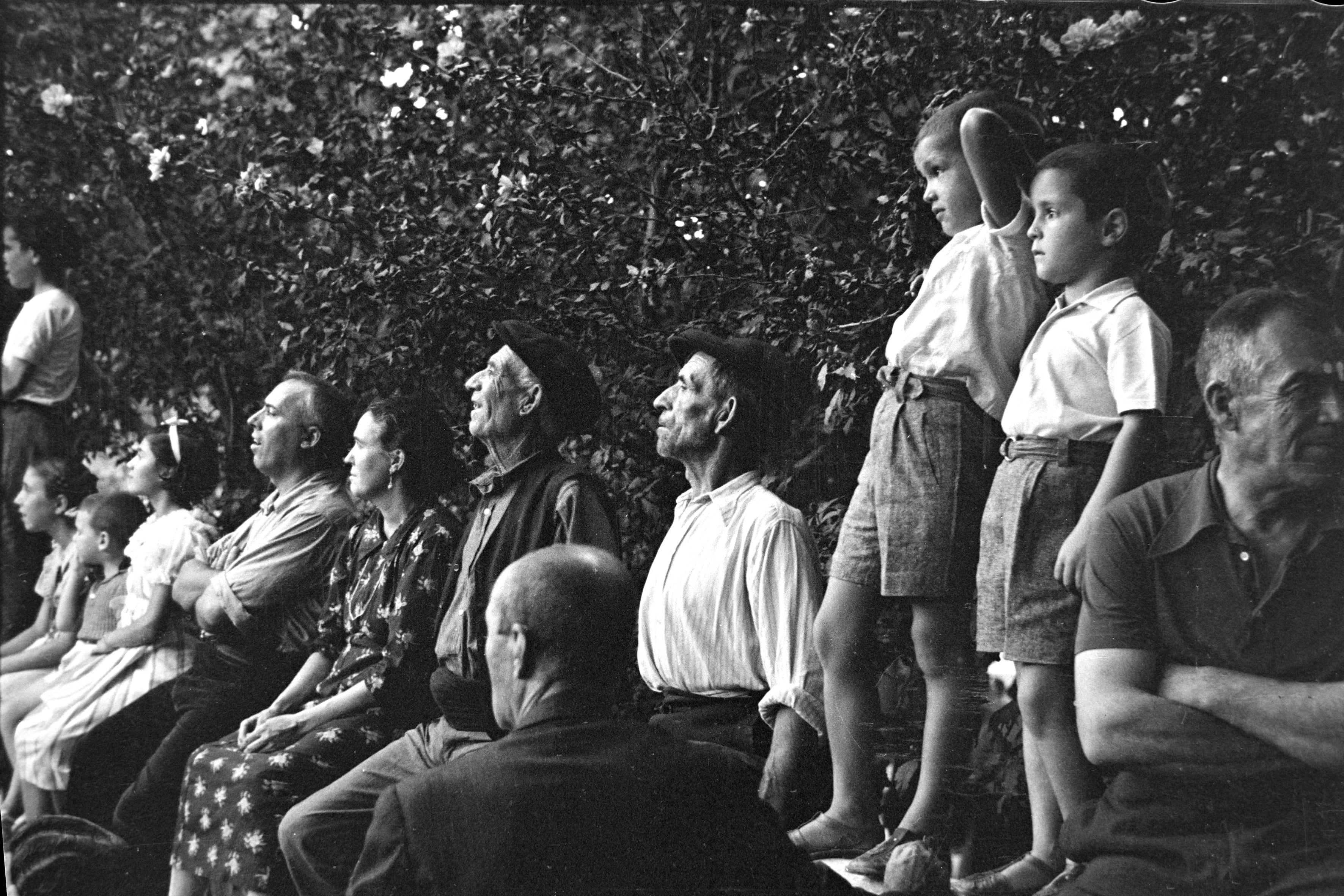 La Barraca en guerra después de Lorca: descubierta la mayor colección de fotografías inéditas de una función