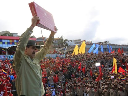 Nicolás Maduro durante un desfile militar en La Guaira, el pasado sábado.