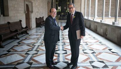 El president Quim Torra, y el líder del PSC, Miquel Iceta, antes de la reunión que mantuvieron el viernes pasado.