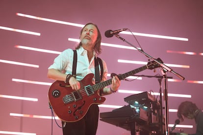 Thom Yorke, líder de Radiohead, actuando con su grupo The Smile el 6 de junio de 2022 en París. 