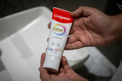 La pasta de Colgate Total Clean Mint.