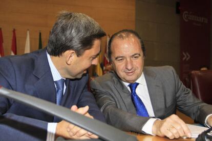 Vicente Rambla y Joaquín Ripoll, ayer en Alicante.