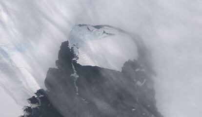 El iceberg B31 después de separarse de un gaciar del Antártico en noviembre de 2013.