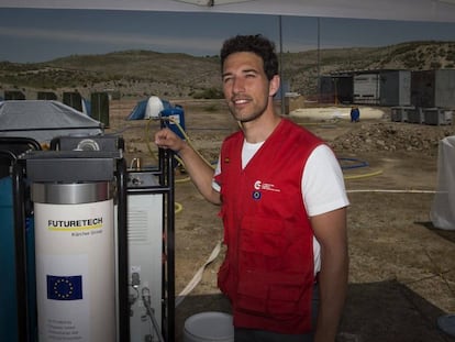 Jorge Roldán es bombero en Las Rozas y forma parte del equipo logístico de Start.