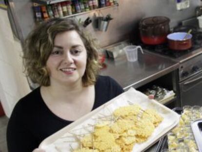 Las cocineras de la empresa de 'catering' Ana Katerina en la el establecimiento.