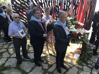 Josu Erkoreka y Juan Mari Aburto, en el homenaje a los 'gudaris' que lucharon en la Guerra Civil.