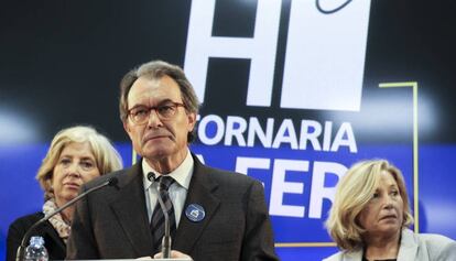 Artur Mas, entre Irene Rigau y Joana Ortega.