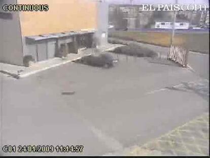 Imágenes exclusivas del hundimiento del pabellón de Sant Boi