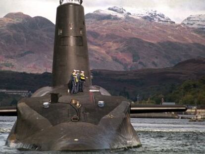 El submarino nuclear Vanguard de la Marina brit&aacute;nica, en 2002