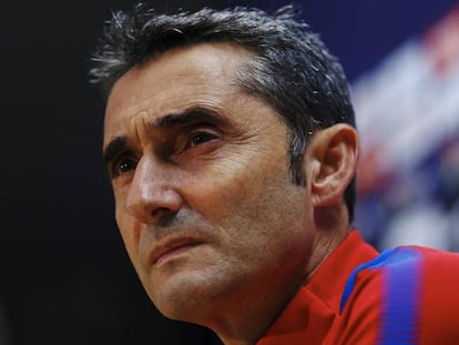 El entrenador del FC Barcelona, Ernesto Valverde, durante una rueda de prensa.