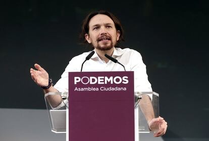 El miedo y la sonrisa han empezado a cambiar de bando, según el líder de Podemos: "Cuando nos insulten, nos griten, cuando mientan, cuando difamen, sonreíd porque vamos a ganar", ha aconsejado a los suyos tras rechazar que el voto de Podemos sea el voto "del cabreo y del enfado".