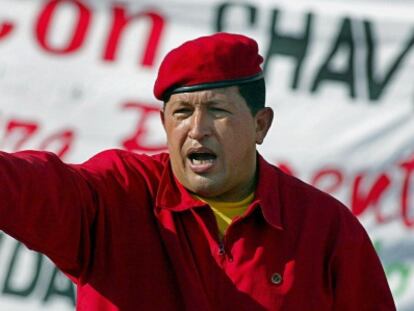 Directo: Miles de personas acompañan el féretro de Chávez por las calles de Caracas