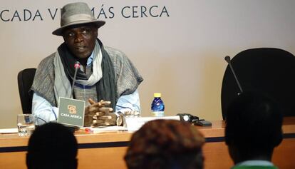 El profesor Serigne Mor Mbaye, psicólogo y psicoterapeuta.