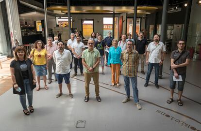 En la sede de Acció Cultural, en Valencia,  representantes de las entidades, sindicatos y partidos que defienden el uso administrativo del valenciano.