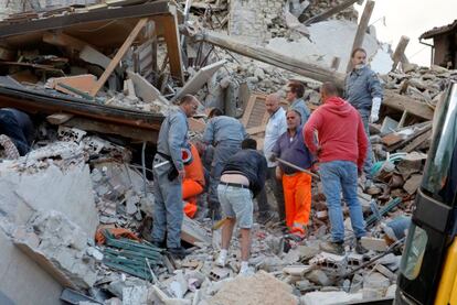 Trabajos de rescate en la localidad de Amatrice.