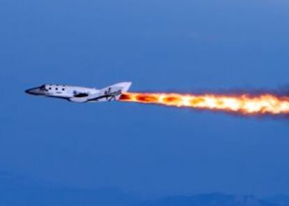 El SpaceShipTwo, en un vuelo de prueba en 2013.